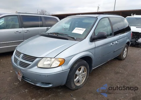 2005 Dodge Caravan Sxt z USA, uszkodzony, nr VIN 1D4GP45R75B377531